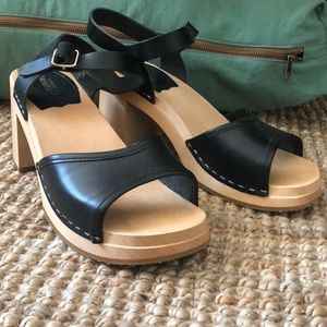 Swedish Hasbeens black clogs